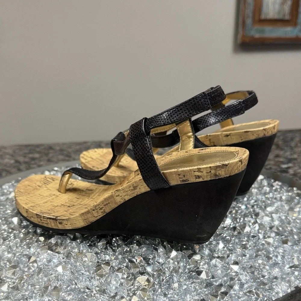 Chaps Raevyn thong Black Cork Wedge Sandals EUC 7.5